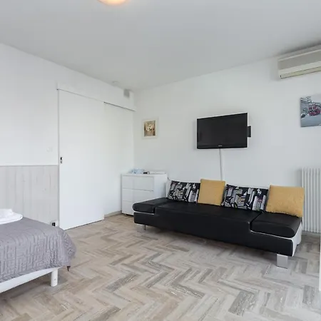Sleeps 2 Air Con Wifi Appartamento